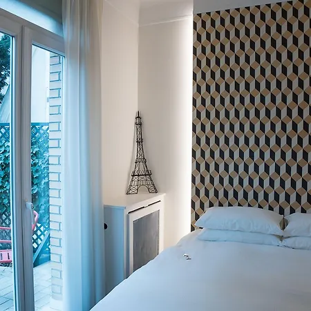 La - 4* Parigi